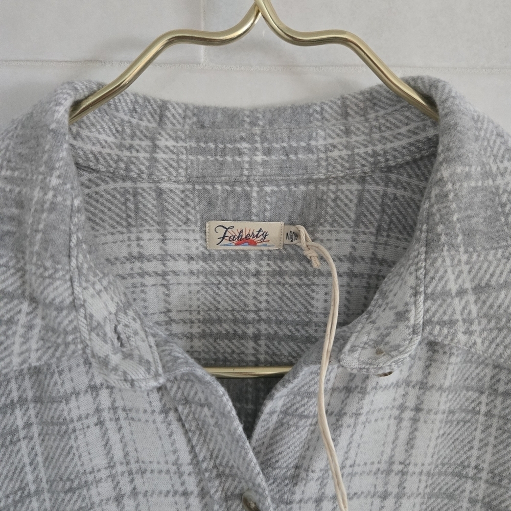 NEW Faherty Legend Sweater Shirt Button-Up Winter Clouds Plaid Gray Cream Med - Picture 4 of 13